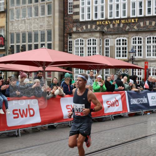 05.10.2025 - 20. swb-Marathon Bremen Yannick Fuchs http://msf.ph/oto/9274122 05.10.2025 12:26:55 Ziel 1493 meine-sportfotos.de