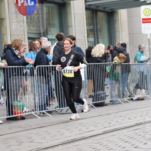05.10.2025 - 20. swb-Marathon Bremen Strokosch-Dieckow http://msf.ph/oto/9274136 05.10.2025 11:12:03 Ziel 9373, 9374, 9736, 9911, 10282, 10622, 10899, 11085, 11535, 9373, 9374, 9736, 9911, 10282, 10622, 10899, 11085, 11535 meine-sportfotos.de