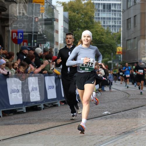 05.10.2025 - 20. swb-Marathon Bremen Strokosch-Dieckow http://msf.ph/oto/9274146 05.10.2025 13:03:40 Ziel 2613, 4617, 4758, 4786, 6804 meine-sportfotos.de
