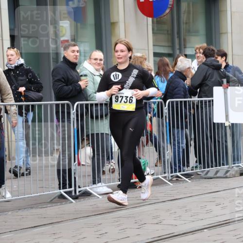 05.10.2025 - 20. swb-Marathon Bremen Strokosch-Dieckow http://msf.ph/oto/9274173 05.10.2025 11:12:04 Ziel 9373, 9374, 9736, 9911, 10282, 10622, 10899, 11085, 11535, 9373, 9374, 9736, 9911, 10282, 10622, 10899, 11085, 11535 meine-sportfotos.de