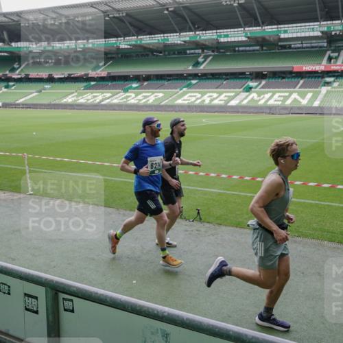 05.10.2025 - 20. swb-Marathon Bremen Michael Burmester http://msf.ph/oto/9274187 05.10.2025 12:49:54 Laufen im Stadion 150, 187, 217, 270, 287, 424, 511, 845, 939, 1257, 1388, 1535, 1609, 1707, 1727, 1876, 1904, 2044, 2356, 3124, 3259, 3353, 3544, 3738, 3885, 3960, 4006, 4318, 4367, 4438, 4870, 5118, 5894, 6214, 6216, 6281, 6431, 6619, 6805, 6877, 7647, 7987, 8216, 8401, 8536, 8873, 9118, 1195, 1654, 2119, 2594, 2988, 2990, 4385, 8630, 9114 meine-sportfotos.de