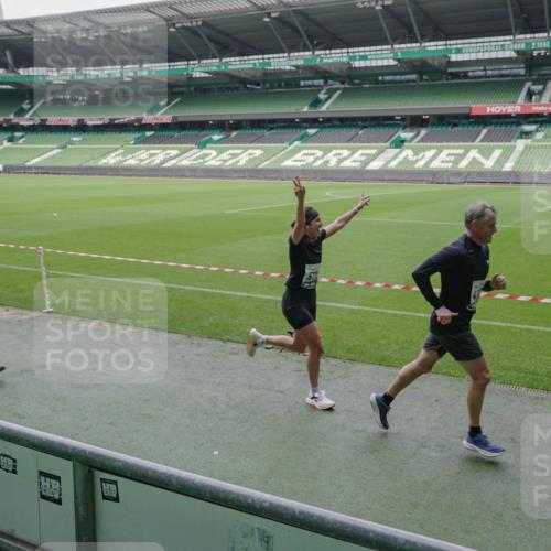 05.10.2025 - 20. swb-Marathon Bremen Michael Burmester http://msf.ph/oto/9274227 05.10.2025 12:49:59 Laufen im Stadion 150, 187, 217, 270, 287, 424, 511, 679, 845, 906, 939, 1257, 1388, 1535, 1609, 1707, 1727, 1876, 1904, 2044, 2356, 2721, 3259, 3353, 3544, 3738, 3885, 3960, 4006, 4318, 4367, 4438, 4870, 4938, 5118, 5389, 5873, 5894, 6214, 6216, 6281, 6431, 6619, 6805, 6877, 7647, 7826, 7963, 7987, 8216, 8401, 8536, 8873, 8907, 9118, 1654, 2119, 2594, 2988, 2990, 3124, 4385, 8216 meine-sportfotos.de