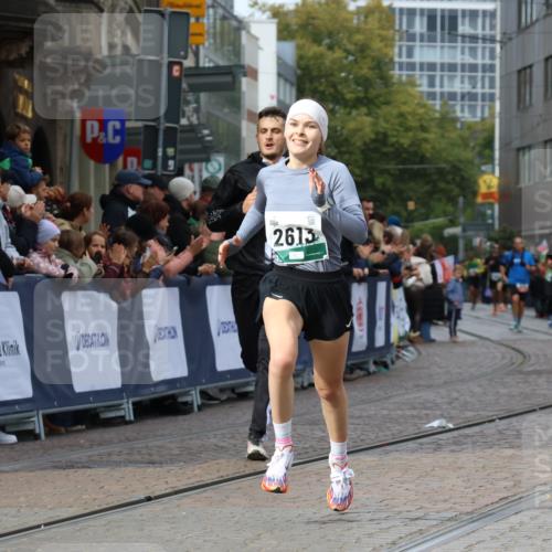 05.10.2025 - 20. swb-Marathon Bremen Strokosch-Dieckow http://msf.ph/oto/9274243 05.10.2025 13:03:40 Ziel 2613, 4617, 4758, 4786, 6804 meine-sportfotos.de