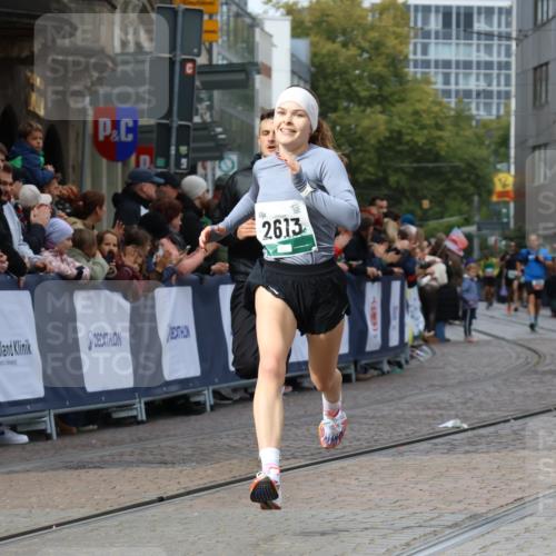 05.10.2025 - 20. swb-Marathon Bremen Strokosch-Dieckow http://msf.ph/oto/9274272 05.10.2025 13:03:40 Ziel 2613, 4617, 4758, 4786, 6804 meine-sportfotos.de
