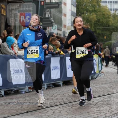 05.10.2025 - 20. swb-Marathon Bremen Strokosch-Dieckow http://msf.ph/oto/9274281 05.10.2025 11:11:45 Ziel 9648, 9680, 9784, 9999, 10235, 10236, 10540, 11088, 11172 meine-sportfotos.de