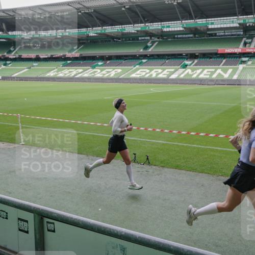 05.10.2025 - 20. swb-Marathon Bremen Michael Burmester http://msf.ph/oto/9274282 05.10.2025 12:50:01 Laufen im Stadion 150, 187, 217, 270, 287, 424, 511, 679, 845, 906, 939, 1257, 1388, 1535, 1609, 1707, 1876, 1904, 2044, 2356, 2721, 3228, 3259, 3353, 3544, 3738, 3885, 3960, 4006, 4318, 4367, 4438, 4870, 4938, 5118, 5389, 5564, 5873, 5894, 6214, 6216, 6281, 6431, 6619, 6717, 6805, 6877, 7647, 7826, 7963, 7987, 8401, 8536, 8873, 8907, 9118, 1654, 1727, 2119, 2594, 2988, 2990, 3124, 4385, 6619, 6877, 8216 meine-sportfotos.de