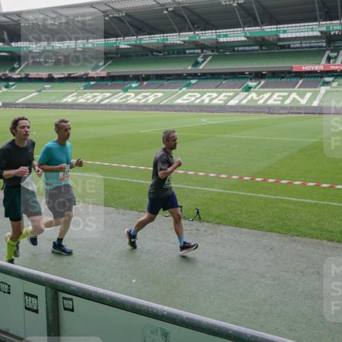 05.10.2025 - 20. swb-Marathon Bremen Michael Burmester http://msf.ph/oto/9274305 05.10.2025 12:50:03 Laufen im Stadion 150, 187, 217, 270, 287, 424, 511, 679, 845, 906, 939, 1388, 1535, 1609, 1707, 1876, 1904, 2044, 2356, 2721, 3228, 3259, 3353, 3544, 3738, 3885, 3960, 4006, 4318, 4367, 4438, 4870, 4938, 5118, 5389, 5564, 5873, 5894, 6214, 6216, 6281, 6431, 6717, 6805, 7647, 7826, 7963, 7987, 8401, 8536, 8873, 8907, 9118, 1257, 1654, 1727, 2119, 2594, 2988, 2990, 3124, 4385, 6619, 6877, 8216 meine-sportfotos.de
