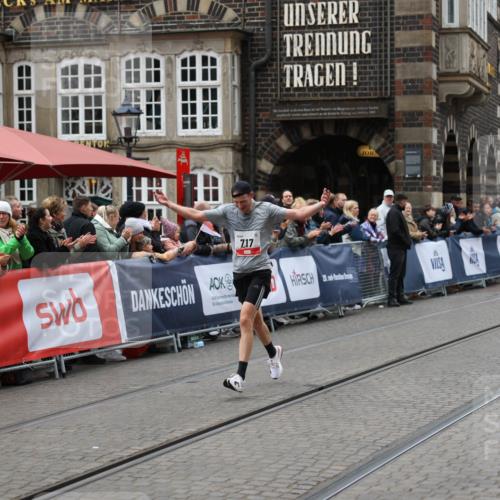 05.10.2025 - 20. swb-Marathon Bremen Yannick Fuchs http://msf.ph/oto/9274351 05.10.2025 12:28:58 Ziel 717, 1113, 1948, 2053, 2159, 2292 meine-sportfotos.de