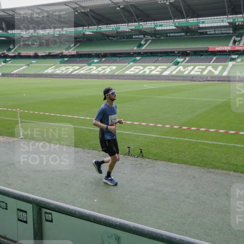 05.10.2025 - 20. swb-Marathon Bremen Michael Burmester http://msf.ph/oto/9274365 05.10.2025 12:50:08 Laufen im Stadion 150, 187, 217, 270, 287, 424, 511, 679, 736, 845, 906, 939, 1025, 1359, 1388, 1707, 1876, 1904, 2356, 2721, 3228, 3259, 3353, 3738, 3885, 3960, 4006, 4318, 4367, 4438, 4870, 4938, 5118, 5389, 5564, 5873, 5894, 6214, 6216, 6281, 6717, 6805, 7647, 7826, 7963, 7987, 8401, 8536, 8873, 8907, 9118, 1257, 1535, 1609, 1727, 2044, 2594, 2988, 2990, 3124, 3544, 6431, 6619, 6877, 8216 meine-sportfotos.de