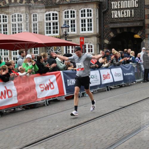 05.10.2025 - 20. swb-Marathon Bremen Yannick Fuchs http://msf.ph/oto/9274370 05.10.2025 12:28:59 Ziel 717, 1113, 1948, 2159, 2292 meine-sportfotos.de