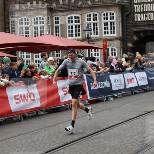 05.10.2025 - 20. swb-Marathon Bremen Yannick Fuchs http://msf.ph/oto/9274376 05.10.2025 12:28:59 Ziel 717, 1113, 1948, 2159, 2292 meine-sportfotos.de
