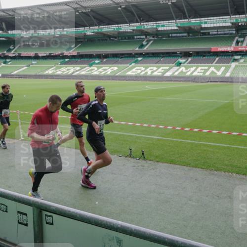 05.10.2025 - 20. swb-Marathon Bremen Michael Burmester http://msf.ph/oto/9274387 05.10.2025 12:50:09 Laufen im Stadion 150, 187, 217, 270, 287, 424, 511, 679, 736, 845, 906, 939, 1025, 1359, 1388, 1707, 1876, 1904, 2356, 2721, 3228, 3259, 3353, 3738, 3885, 3960, 4006, 4318, 4367, 4438, 4870, 4938, 5118, 5184, 5389, 5564, 5873, 5894, 6214, 6216, 6281, 6717, 6805, 7647, 7826, 7963, 7987, 8401, 8536, 8873, 8907, 9118, 1257, 1535, 1609, 1727, 2044, 2594, 2988, 3124, 3544, 3960, 6431, 6619, 6877, 8216 meine-sportfotos.de