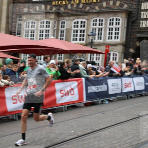 05.10.2025 - 20. swb-Marathon Bremen Yannick Fuchs http://msf.ph/oto/9274402 05.10.2025 12:29:00 Ziel 600, 717, 1113, 1948, 2159, 2292 meine-sportfotos.de