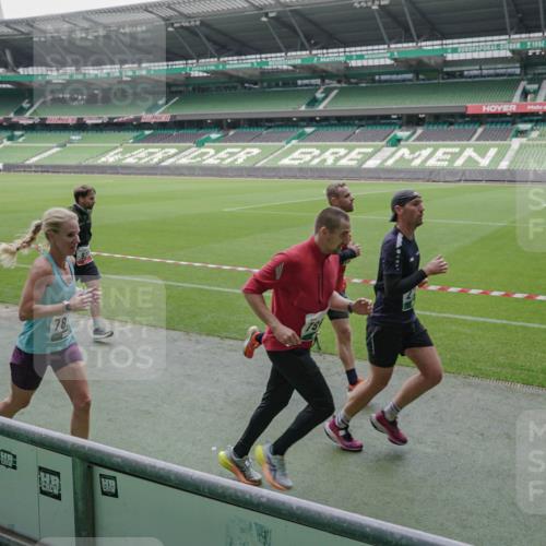 05.10.2025 - 20. swb-Marathon Bremen Michael Burmester http://msf.ph/oto/9274404 05.10.2025 12:50:09 Laufen im Stadion 150, 187, 217, 270, 287, 424, 511, 679, 736, 845, 906, 939, 1025, 1359, 1388, 1707, 1876, 1904, 2356, 2721, 3228, 3259, 3353, 3738, 3885, 3960, 4006, 4318, 4367, 4438, 4870, 4938, 5118, 5184, 5389, 5564, 5873, 5894, 6214, 6216, 6281, 6717, 6805, 7647, 7826, 7963, 7987, 8401, 8536, 8873, 8907, 9118, 1257, 1535, 1609, 1727, 2044, 2594, 2988, 3124, 3544, 3960, 6431, 6619, 6877, 8216 meine-sportfotos.de