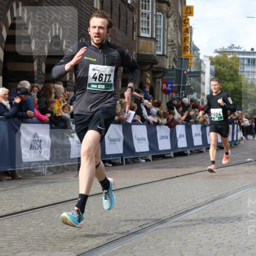 05.10.2025 - 20. swb-Marathon Bremen Strokosch-Dieckow http://msf.ph/oto/9274413 05.10.2025 13:03:44 Ziel 506, 3084, 4617, 6804 meine-sportfotos.de