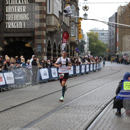 05.10.2025 - 20. swb-Marathon Bremen Yannick Fuchs http://msf.ph/oto/9274437 05.10.2025 12:29:00 Ziel 600, 717, 1113, 1948, 2159, 2292 meine-sportfotos.de