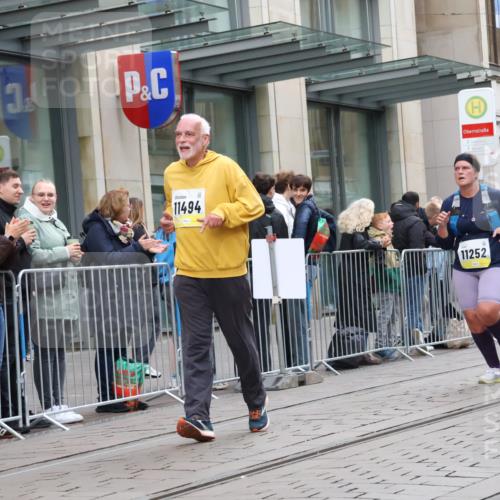 05.10.2025 - 20. swb-Marathon Bremen Strokosch-Dieckow http://msf.ph/oto/9274449 05.10.2025 11:12:33 Ziel 9203, 10041, 10186, 10190, 11118, 11252, 11494, 9203, 10041, 10186, 10190, 11118, 11252, 11494 meine-sportfotos.de