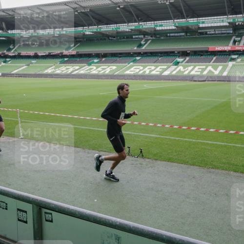 05.10.2025 - 20. swb-Marathon Bremen Michael Burmester http://msf.ph/oto/9274458 05.10.2025 12:50:14 Laufen im Stadion 217, 287, 424, 511, 679, 736, 845, 906, 939, 1025, 1033, 1044, 1359, 1388, 1707, 2381, 2721, 3228, 3259, 3291, 3353, 3885, 4006, 4318, 4366, 4367, 4438, 4870, 4938, 5118, 5184, 5389, 5418, 5564, 5873, 5894, 6214, 6216, 6281, 6681, 6717, 6805, 7493, 7647, 7826, 7963, 7987, 8401, 8536, 8873, 8907, 9118, 150, 187, 270, 1257, 1535, 1609, 1727, 1876, 1904, 2044, 2356, 3124, 3544, 3738, 3960, 6431, 6619, 6877, 8216 meine-sportfotos.de