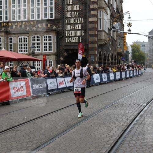 05.10.2025 - 20. swb-Marathon Bremen Yannick Fuchs http://msf.ph/oto/9274472 05.10.2025 12:29:01 Ziel 600, 717, 1113, 1948, 2159, 2292 meine-sportfotos.de