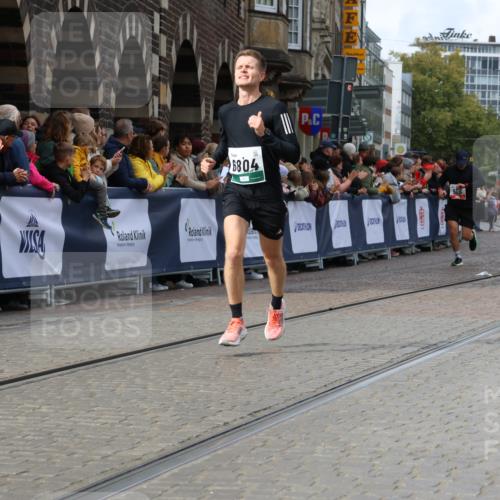 05.10.2025 - 20. swb-Marathon Bremen Strokosch-Dieckow http://msf.ph/oto/9274481 05.10.2025 13:03:46 Ziel 506, 3061, 3084, 6804 meine-sportfotos.de