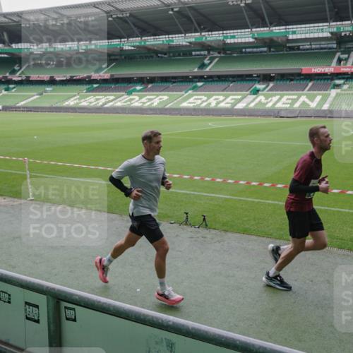 05.10.2025 - 20. swb-Marathon Bremen Michael Burmester http://msf.ph/oto/9274484 05.10.2025 12:50:15 Laufen im Stadion 217, 287, 424, 511, 679, 736, 845, 906, 939, 1025, 1033, 1044, 1359, 1388, 1707, 2381, 2721, 3228, 3259, 3291, 3353, 3885, 4006, 4318, 4366, 4367, 4438, 4870, 4938, 5118, 5184, 5389, 5418, 5564, 5873, 5894, 6214, 6216, 6281, 6681, 6717, 6805, 7493, 7647, 7826, 7963, 7987, 8401, 8536, 8873, 8907, 9118, 150, 187, 270, 1257, 1535, 1609, 1727, 1876, 1904, 2044, 2356, 3124, 3544, 3738, 3960, 6431, 6619, 6877, 8216 meine-sportfotos.de