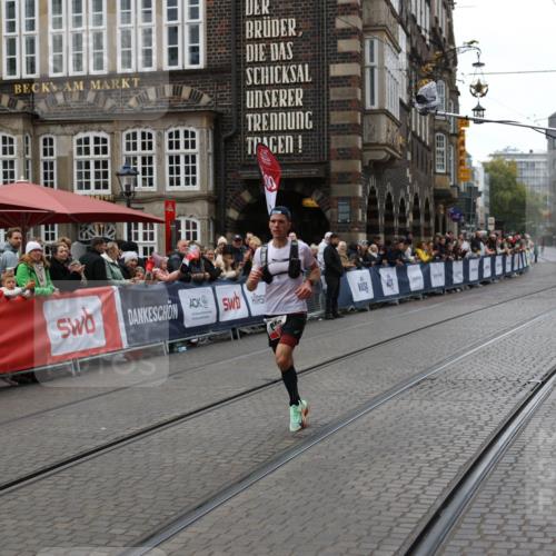 05.10.2025 - 20. swb-Marathon Bremen Yannick Fuchs http://msf.ph/oto/9274490 05.10.2025 12:29:01 Ziel 600, 717, 1113, 1948, 2159, 2292 meine-sportfotos.de