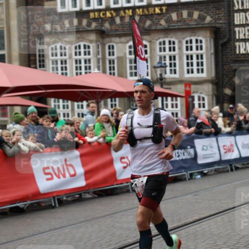05.10.2025 - 20. swb-Marathon Bremen Yannick Fuchs http://msf.ph/oto/9274502 05.10.2025 12:29:02 Ziel 600, 717, 1113, 1948, 2159, 2292 meine-sportfotos.de