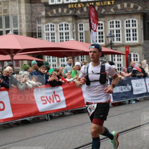 05.10.2025 - 20. swb-Marathon Bremen Yannick Fuchs http://msf.ph/oto/9274509 05.10.2025 12:29:02 Ziel 600, 717, 1113, 1948, 2159, 2292 meine-sportfotos.de
