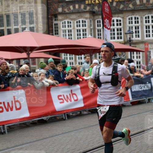05.10.2025 - 20. swb-Marathon Bremen Yannick Fuchs http://msf.ph/oto/9274513 05.10.2025 12:29:02 Ziel 600, 717, 1113, 1948, 2159, 2292 meine-sportfotos.de