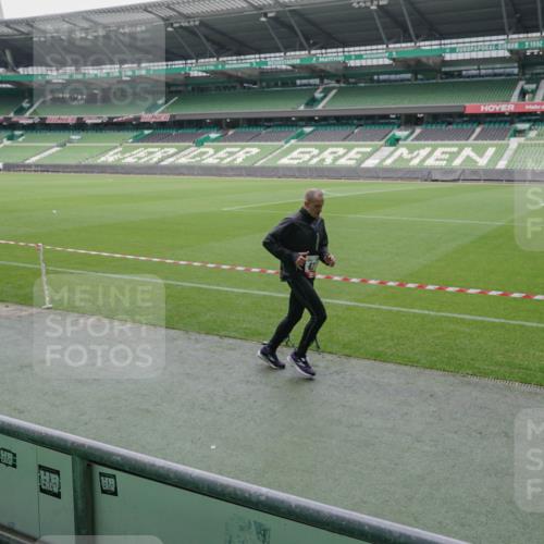 05.10.2025 - 20. swb-Marathon Bremen Michael Burmester http://msf.ph/oto/9274523 05.10.2025 12:50:21 Laufen im Stadion 217, 287, 511, 679, 688, 736, 745, 845, 906, 939, 1025, 1033, 1044, 1166, 1359, 1388, 1707, 2381, 2721, 3228, 3259, 3291, 3353, 3885, 4006, 4318, 4366, 4367, 4438, 4870, 4938, 5118, 5184, 5389, 5418, 5564, 5873, 5894, 6214, 6216, 6281, 6681, 6717, 6805, 7493, 7826, 7963, 8401, 8536, 8873, 8907, 9118, 150, 187, 270, 424, 1257, 1535, 1609, 1876, 1904, 2044, 2356, 3544, 3738, 3960, 6431, 6619, 6805, 6877, 7647, 7987 meine-sportfotos.de