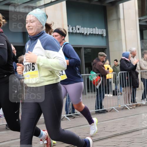 05.10.2025 - 20. swb-Marathon Bremen Strokosch-Dieckow http://msf.ph/oto/9274570 05.10.2025 11:12:37 Ziel 9203, 10041, 10186, 11118, 11170, 11252, 11494, 9203, 10041, 10186, 11118, 11170, 11252, 11494 meine-sportfotos.de