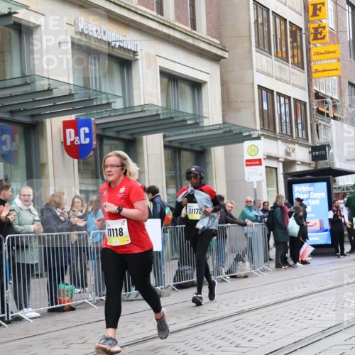 05.10.2025 - 20. swb-Marathon Bremen Strokosch-Dieckow http://msf.ph/oto/9274582 05.10.2025 11:12:38 Ziel 9203, 10041, 10186, 11118, 11170, 11252, 11494, 9203, 10041, 10186, 11118, 11170, 11252, 11494 meine-sportfotos.de