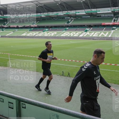 05.10.2025 - 20. swb-Marathon Bremen Michael Burmester http://msf.ph/oto/9274584 05.10.2025 12:50:25 Laufen im Stadion 122, 217, 287, 511, 679, 688, 736, 745, 845, 906, 939, 1025, 1033, 1044, 1166, 1359, 1388, 1707, 2381, 2721, 3228, 3259, 3291, 3353, 3885, 4006, 4318, 4366, 4367, 4870, 4938, 4962, 5118, 5184, 5389, 5418, 5564, 5873, 5894, 6214, 6216, 6281, 6681, 6717, 7493, 7826, 7963, 8401, 8536, 8873, 8907, 9118, 150, 187, 270, 424, 1609, 1876, 1904, 2044, 2356, 3544, 3738, 3960, 4438, 6431, 6805, 7647, 7987 meine-sportfotos.de