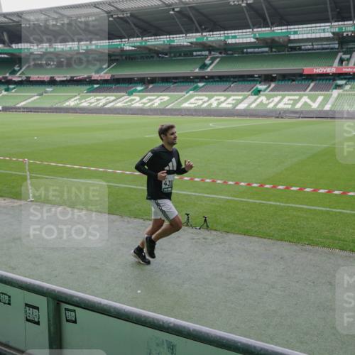 05.10.2025 - 20. swb-Marathon Bremen Michael Burmester http://msf.ph/oto/9274625 05.10.2025 12:50:27 Laufen im Stadion 122, 217, 287, 511, 679, 688, 736, 745, 845, 906, 939, 1025, 1033, 1044, 1166, 1359, 1388, 1450, 1707, 2381, 2721, 3228, 3259, 3291, 3353, 3885, 4006, 4318, 4366, 4367, 4870, 4938, 4962, 5118, 5184, 5389, 5418, 5564, 5873, 5894, 6214, 6216, 6252, 6281, 6681, 6717, 7493, 7826, 7963, 8401, 8536, 8873, 8907, 9118, 150, 187, 270, 424, 1609, 1876, 1904, 2356, 3544, 3738, 3960, 4438, 6805, 7647, 7987 meine-sportfotos.de