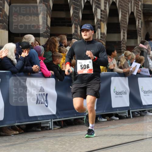 05.10.2025 - 20. swb-Marathon Bremen Strokosch-Dieckow http://msf.ph/oto/9274637 05.10.2025 13:03:49 Ziel 506, 1105, 3061, 3084 meine-sportfotos.de