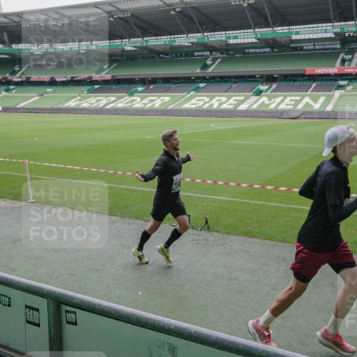 05.10.2025 - 20. swb-Marathon Bremen Michael Burmester http://msf.ph/oto/9274664 05.10.2025 12:50:30 Laufen im Stadion 122, 217, 287, 511, 679, 688, 736, 745, 845, 906, 939, 1025, 1033, 1044, 1166, 1359, 1388, 1450, 1707, 2381, 2721, 3228, 3259, 3291, 3353, 3885, 4006, 4318, 4366, 4367, 4938, 4962, 5118, 5184, 5389, 5418, 5564, 5873, 5894, 6214, 6216, 6252, 6281, 6681, 6717, 7493, 7826, 7963, 8401, 8536, 8873, 8907, 8995, 9118, 150, 187, 270, 424, 1876, 1904, 2356, 3738, 4438, 4870, 6805, 7647, 7987 meine-sportfotos.de