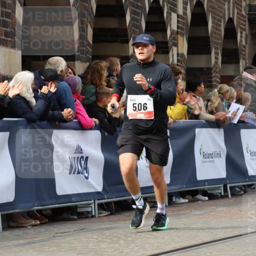05.10.2025 - 20. swb-Marathon Bremen Strokosch-Dieckow http://msf.ph/oto/9274666 05.10.2025 13:03:49 Ziel 506, 1105, 3061, 3084 meine-sportfotos.de