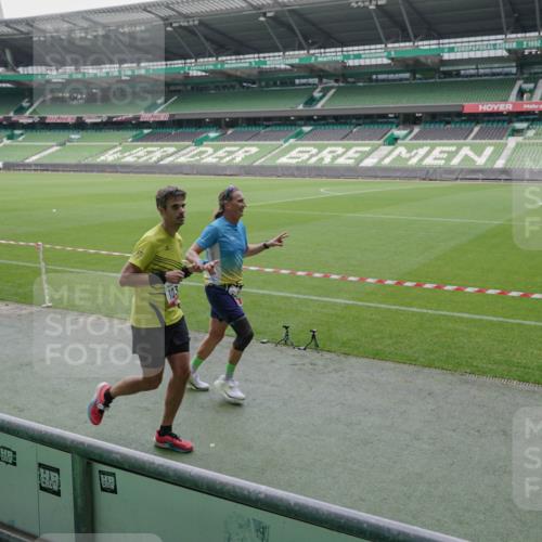 05.10.2025 - 20. swb-Marathon Bremen Michael Burmester http://msf.ph/oto/9274686 05.10.2025 12:50:34 Laufen im Stadion 122, 217, 287, 511, 679, 688, 736, 745, 845, 906, 939, 1025, 1033, 1044, 1166, 1359, 1388, 1450, 1707, 2059, 2381, 2721, 3228, 3259, 3291, 3353, 4006, 4318, 4366, 4367, 4938, 4962, 5118, 5184, 5389, 5418, 5564, 5873, 6214, 6216, 6252, 6281, 6681, 6717, 7493, 7826, 7963, 8401, 8536, 8873, 8907, 8995, 9118, 424, 3885, 4006, 4438, 4870, 5894, 6805, 7647, 7987, 8401, 8536, 9118 meine-sportfotos.de