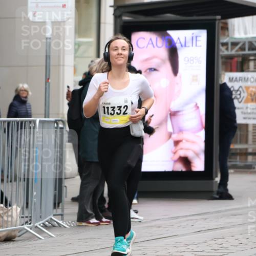05.10.2025 - 20. swb-Marathon Bremen Strokosch-Dieckow http://msf.ph/oto/9274716 05.10.2025 11:12:56 Ziel 9891, 11170, 11332, 11494, 9891, 11170, 11332, 11494 meine-sportfotos.de