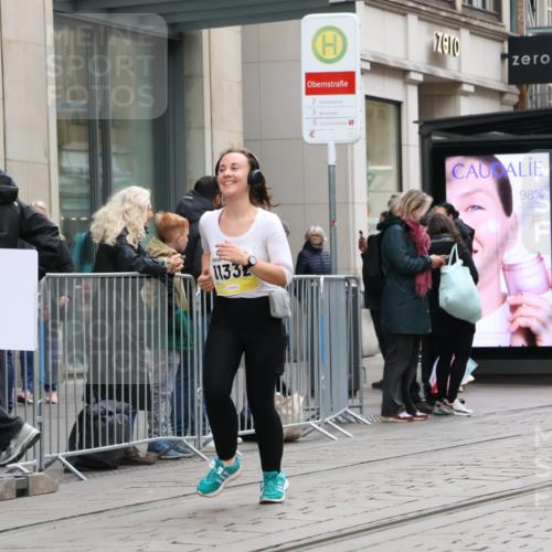 05.10.2025 - 20. swb-Marathon Bremen Strokosch-Dieckow http://msf.ph/oto/9274742 05.10.2025 11:12:57 Ziel 9891, 11117, 11170, 11332, 11367, 11494, 9891, 11117, 11170, 11332, 11367, 11494 meine-sportfotos.de