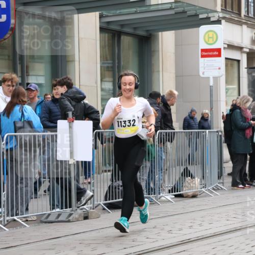 05.10.2025 - 20. swb-Marathon Bremen Strokosch-Dieckow http://msf.ph/oto/9274752 05.10.2025 11:12:57 Ziel 9891, 11117, 11170, 11332, 11367, 11494, 9891, 11117, 11170, 11332, 11367, 11494 meine-sportfotos.de