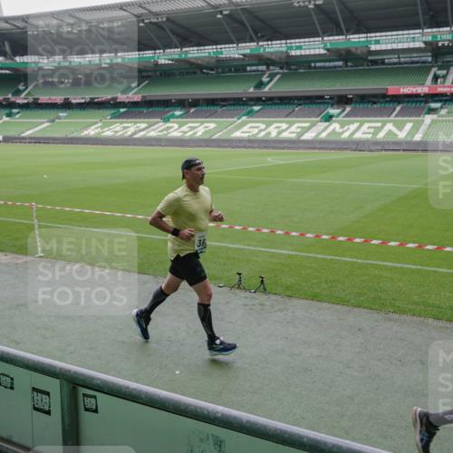 05.10.2025 - 20. swb-Marathon Bremen Michael Burmester http://msf.ph/oto/9274802 05.10.2025 12:50:51 Laufen im Stadion 122, 334, 503, 601, 679, 688, 736, 745, 906, 1025, 1033, 1037, 1044, 1166, 1359, 1450, 1689, 1909, 2059, 2381, 2721, 3228, 3267, 3291, 3419, 3608, 3661, 4032, 4104, 4366, 4938, 4962, 5184, 5389, 5418, 5551, 5564, 5817, 5838, 5873, 6252, 6401, 6477, 6681, 6717, 7493, 7826, 7963, 8083, 8907, 8995, 217, 287, 511, 845, 939, 1388, 1707, 3259, 3353, 3885, 4006, 4318, 4367, 5118, 5894, 6214, 6216, 6281, 8401, 8536, 8873, 9118 meine-sportfotos.de