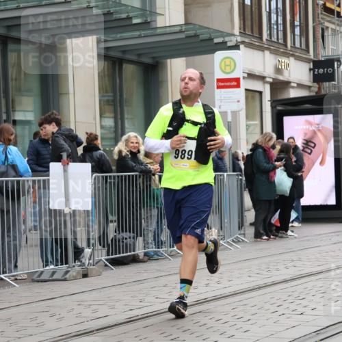 05.10.2025 - 20. swb-Marathon Bremen Strokosch-Dieckow http://msf.ph/oto/9274818 05.10.2025 11:13:00 Ziel 9891, 10273, 11117, 11332, 11367, 9891, 10273, 11117, 11332, 11367 meine-sportfotos.de