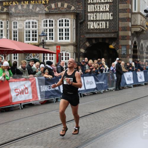 05.10.2025 - 20. swb-Marathon Bremen Yannick Fuchs http://msf.ph/oto/9274819 05.10.2025 12:31:18 Ziel 157 meine-sportfotos.de