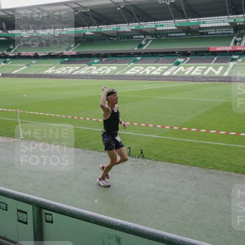 05.10.2025 - 20. swb-Marathon Bremen Michael Burmester http://msf.ph/oto/9274822 05.10.2025 12:50:53 Laufen im Stadion 122, 334, 503, 601, 679, 688, 736, 745, 906, 1025, 1033, 1037, 1044, 1166, 1359, 1450, 1689, 1909, 2059, 2381, 2721, 3228, 3267, 3291, 3419, 3608, 3661, 4032, 4104, 4366, 4938, 4962, 5184, 5389, 5418, 5551, 5564, 5817, 5838, 5873, 6252, 6401, 6477, 6681, 6717, 7493, 7826, 7963, 8083, 8907, 8995, 217, 287, 511, 845, 939, 1388, 1707, 3259, 3353, 4006, 4318, 4367, 5118, 6214, 6216, 6281, 8401, 8536, 8873, 9118 meine-sportfotos.de