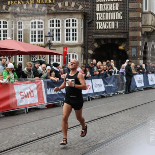 05.10.2025 - 20. swb-Marathon Bremen Yannick Fuchs http://msf.ph/oto/9274826 05.10.2025 12:31:18 Ziel 157 meine-sportfotos.de