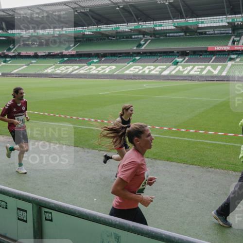 05.10.2025 - 20. swb-Marathon Bremen Michael Burmester http://msf.ph/oto/9274898 05.10.2025 12:50:56 Laufen im Stadion 122, 334, 503, 601, 679, 688, 736, 745, 906, 1025, 1033, 1037, 1044, 1166, 1359, 1450, 1499, 1689, 1909, 2059, 2381, 2493, 3228, 3267, 3291, 3419, 3608, 3661, 4032, 4104, 4366, 4654, 4938, 4962, 5184, 5389, 5418, 5551, 5564, 5817, 5838, 5873, 6066, 6252, 6401, 6477, 6681, 6717, 7493, 7826, 8083, 8995, 217, 511, 845, 939, 1388, 1707, 2721, 3259, 3353, 4318, 4367, 5118, 6214, 6216, 6281, 7963, 8873, 8907 meine-sportfotos.de