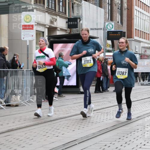 05.10.2025 - 20. swb-Marathon Bremen Strokosch-Dieckow http://msf.ph/oto/9274907 05.10.2025 11:13:04 Ziel 9891, 10273, 11117, 11332, 11367, 9891, 10273, 11117, 11332, 11367 meine-sportfotos.de