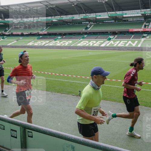 05.10.2025 - 20. swb-Marathon Bremen Michael Burmester http://msf.ph/oto/9274923 05.10.2025 12:50:57 Laufen im Stadion 122, 334, 503, 601, 679, 688, 736, 745, 906, 1025, 1033, 1037, 1044, 1166, 1359, 1450, 1499, 1689, 1909, 2059, 2381, 2493, 3228, 3267, 3291, 3419, 3608, 3661, 4032, 4104, 4366, 4654, 4938, 4962, 5184, 5389, 5418, 5551, 5564, 5817, 5838, 5873, 6066, 6252, 6401, 6477, 6681, 6717, 7493, 7826, 8083, 8995, 511, 679, 845, 939, 1388, 1707, 2721, 3259, 3353, 4318, 4367, 4938, 5118, 6214, 6216, 6281, 7826, 7963, 8873, 8907 meine-sportfotos.de