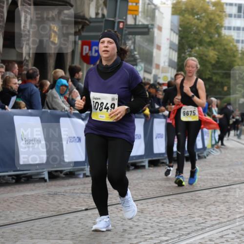 05.10.2025 - 20. swb-Marathon Bremen Strokosch-Dieckow http://msf.ph/oto/9274934 05.10.2025 11:12:01 Ziel 7007, 9420, 9526, 9675, 9726, 9867, 10499, 10815, 10839, 10849, 11215 meine-sportfotos.de